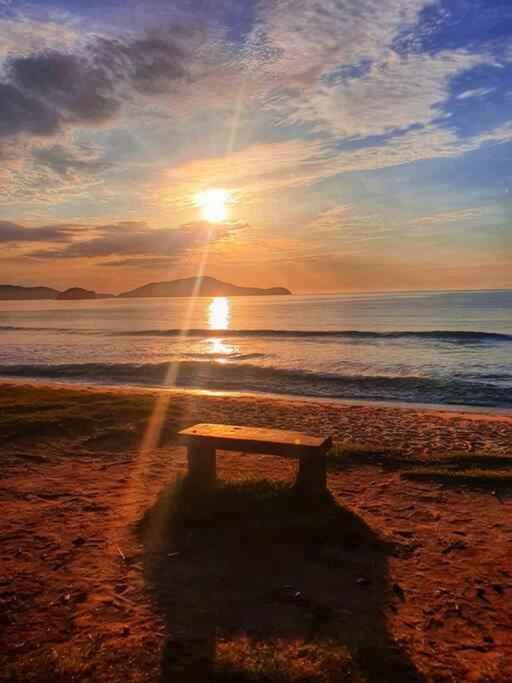 100Mts Da Praia Com Churrasqueira, Piscina E Wi-Fi Caraguatatuba Esterno foto
